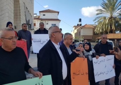 إضراب في بلدية قلنسوة احتجاجا على الجريمة