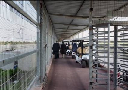 معبر بيت حانون يعمل الاثنين لمغادرة الحالات المرضية فقط