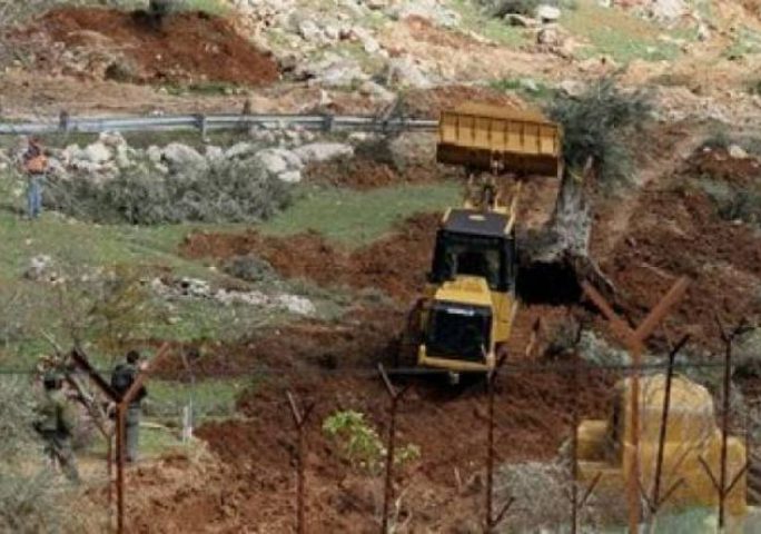 الاحتلال يواصل تجريف أراضي قصرة وجوريش جنوب نابلس