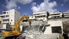 الاحتلال يهدم منزلا شمال شرق القدس
