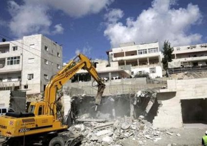 الاحتلال يهدم منزلا شمال شرق القدس