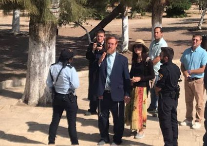 مستوطنون بينهم المتطرف غليك يقتحمون الأقصى