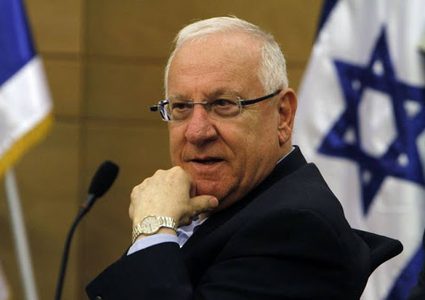 ريفلين يدرس عدم تفويض نتنياهو أو غانتس بمهمة تشكيل الحكومة