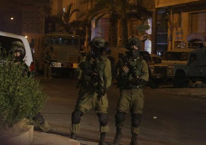 قوات الاحتلال تهدم منزل اسير في بيرزيت وتغلق اخر في حي الطيرة