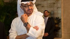 بن زايد يتابع إجلاء العالقين في الصين ويتعهد علاجهم بالإمارات