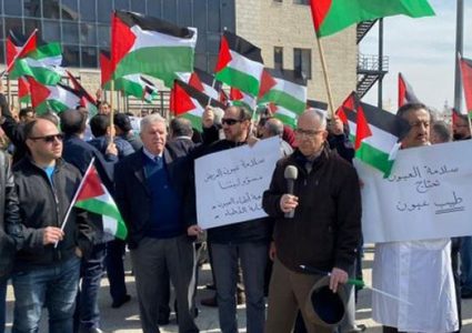 نقابة الأطباء تعلن وقف كافة الفعاليات الاحتجياجية بعد الاتفاق