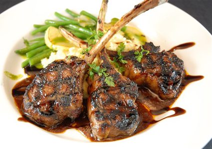 ريش لحم الخروف المشوية