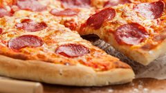 بيتزا ببروني