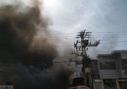 وفاة 10 مواطنين  واصابة العشرات إثر حريق وقع وسط قطاع غزة