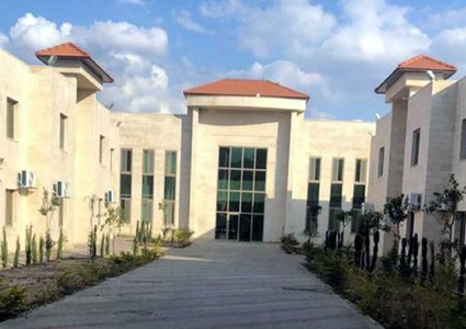 المحجورون في أريحا يشتكون من سوء الغرف والصحة تعقب