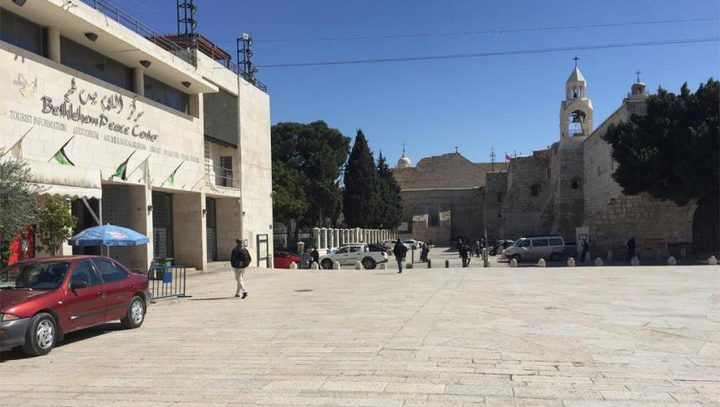 بذريعة التخوف من كورونا.. الاحتلال يغلق الحواجز المؤدية لبيت لحم