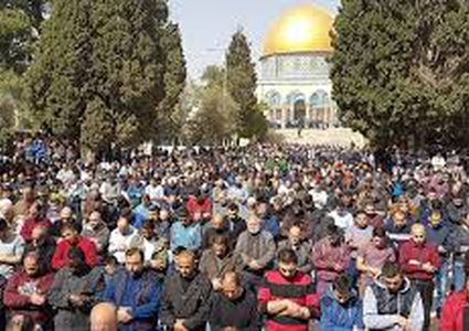 20 ألفا يؤدون الجمعة في المسجد الاقصى