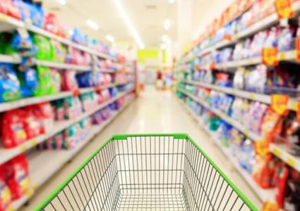 "الاقتصاد" تدعو المواطنين إلى تجنب المبالغة بشراء السلع الغذائية