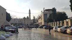 إغلاق جميع المساجد والكنائس والأديرة والمواقع الأثرية في بيت لحم