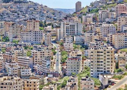 محافظ نابلس يصدر قرارات احترازية للحماية من "كورونا"