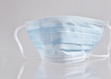 اعتقال بريطاني في المغرب حاول تهريب أقنعة طبية بالملايين