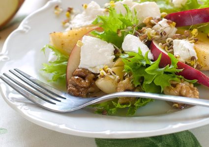 سلطة البطاطس والتفّاح