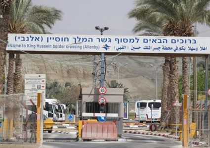 قوات الاحتلال تغلق معبر الكرامة بسبب فيروس كورونا