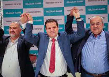 وفد من القائمة المشتركة يجتمع مع "كاحول لافان"