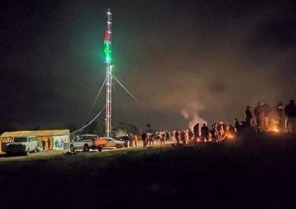 مواطنون يعتصمون فوق جبل العرمة لصد اقتحام المستوطنين