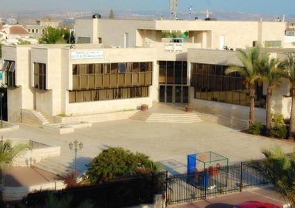 بسبب كورونا.. بلدية الطيرة تقرر تعطيل دوام المدارس والروضات غدا