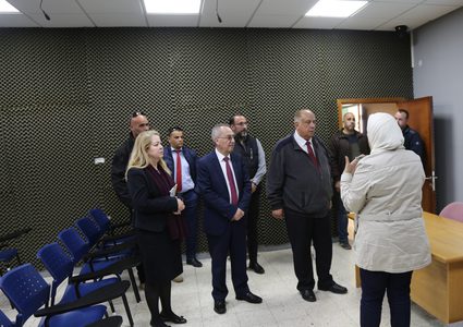 أبو مويس يزور جامعة النجاح للاطلاع على آلية التعليم الالكتروني