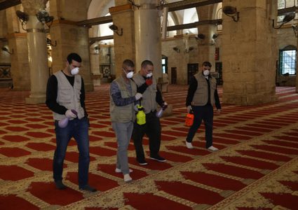 الأوقاف تدعو المواطنين للصلاة في منازلهم حفاظاً على سلامتهم