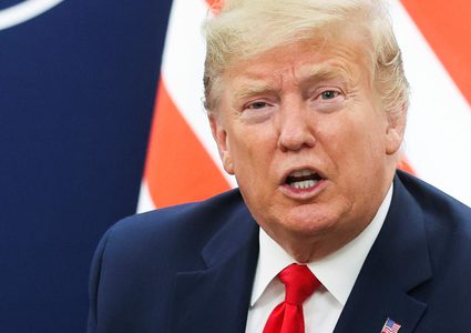 الرئيس الأمريكي يمدد حالة الطوارئ بشان إيران عاما اخر