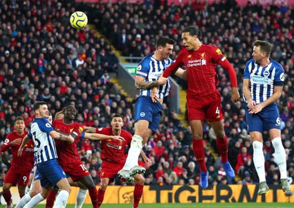 إيقاف مباريات الدوري الإنجليزي