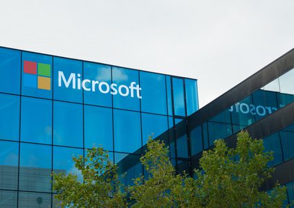 بيل غيتس يتنحى عن إدارة شركتي مايكروسوفت و "بيركشاير هاثاواي"