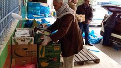 توزيع مواد غذائية على العائلات المحجورة في بيت لحم