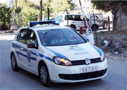 الشرطة تغلق 20 مقهى وصالة أفراح في الخليل