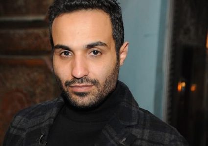 الفنان أحمد فهمي يجري عملية جراحية