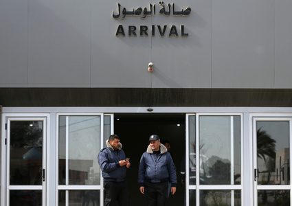 حجز 51 عائدا عبر معبر رفح في الحجر الصحي بغزة