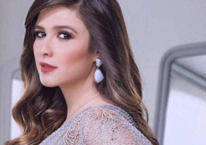 النجمة المصرية ياسمين عبد العزيز تحتفل بميلاد ابنتها