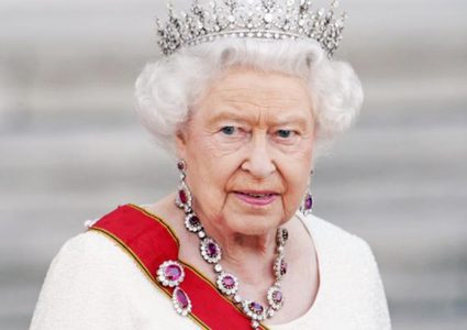 الملكة إليزابيث تغادر قصر باكنغهام بسبب كورونا!