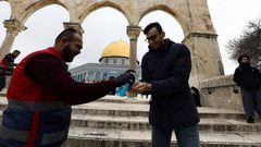 نداء للتبرع بالدم وتعقيم المؤسسات ونشر الوعي من كورونا بالقدس