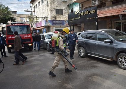 الشرطة تشارك بحملة تعقيم  شاملة للمرافق العامة في قلقيلية