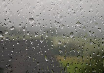 الطقس: انخفاض على درجات الحرارة وسقوط أمطار متفرقة