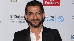 الفنان عمرو واكد يدخل الحجر الصحي