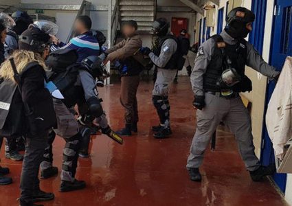 شؤون الأسرى: نطالب الجهات الحقوقية المختصة بالتدخل لحماية الأسرى