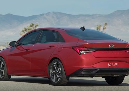 هيونداي تكشف عن Elantra الجديدة كليا