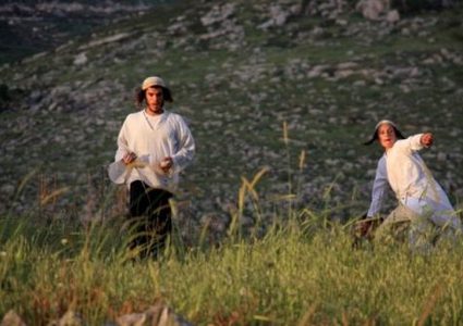 مستوطنون يحاولون التسلل إلى قرية برقة شمال نابلس