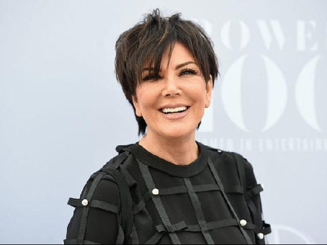 والدة كيم كرداشيان تخضع للفحص الخاص بفيروس كورونا