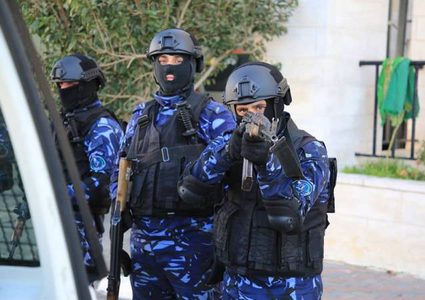 الشرطة تغلق صالة بلياردو وتلقي القبض على صاحبها في سلفيت