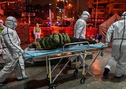 وفيات كورونا تتخطى العشرة آلاف ونحو ربع مليون مصاب