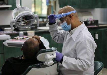 مسؤول أممي: وصول كورونا إلى غزة "قد يكون مخيفا"