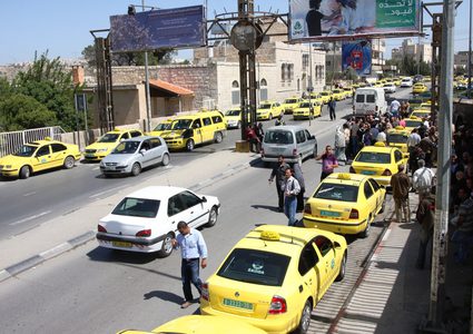 وزارة المواصلات تمنع السائقين من نقل العمال من وإلى المستوطنات