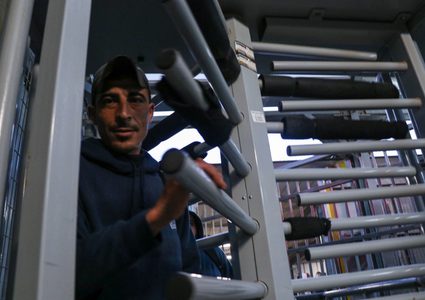 محافظ بيت لحم: يدعو العمال عدم الدخول للعمل في المستوطنات