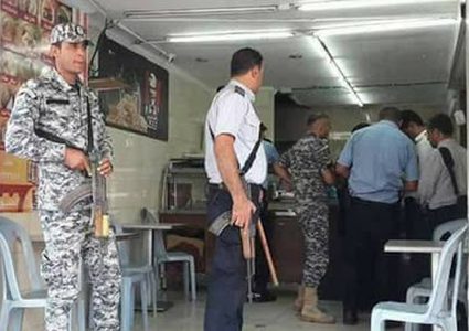 نابلس: "الاقتصاد" تغلق محلاً تجارياً لرفعه الأسعار